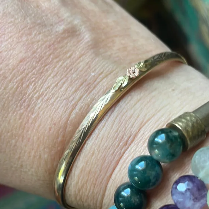 Flower Bracelet 10k Rose and Yellow Gold Vintage Vintage Paris Jewelry Bracelets Flower Bracelet 10k Rose and Yellow Gold Vintage Vintage Paris Jewelry Bracelets