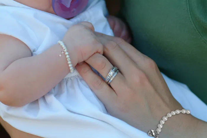 Bracelets Cherished Moments Mom and Me Bracelet Set She Holds the Key to Your Heart