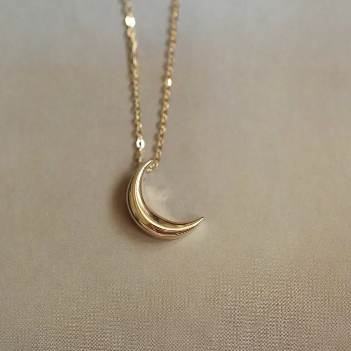 Necklaces elliesage Ellies Signature Crescent Charm Necklace