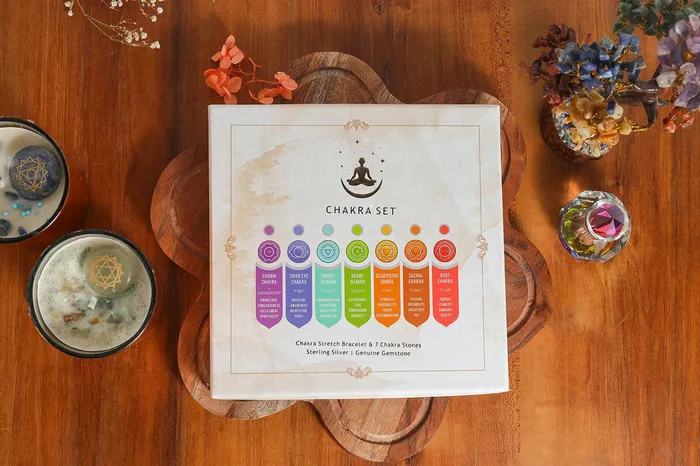 YoTreasure Chakra Stretch Bracelet 7 Spiritual Energy Crystals Gift Box Set in Sterling Silver Bracelets